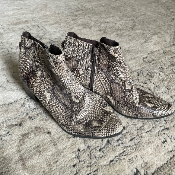 UNISA Howwi Bootie, Beige Gray/Snakeskin, size 11 - Picture 2 of 5